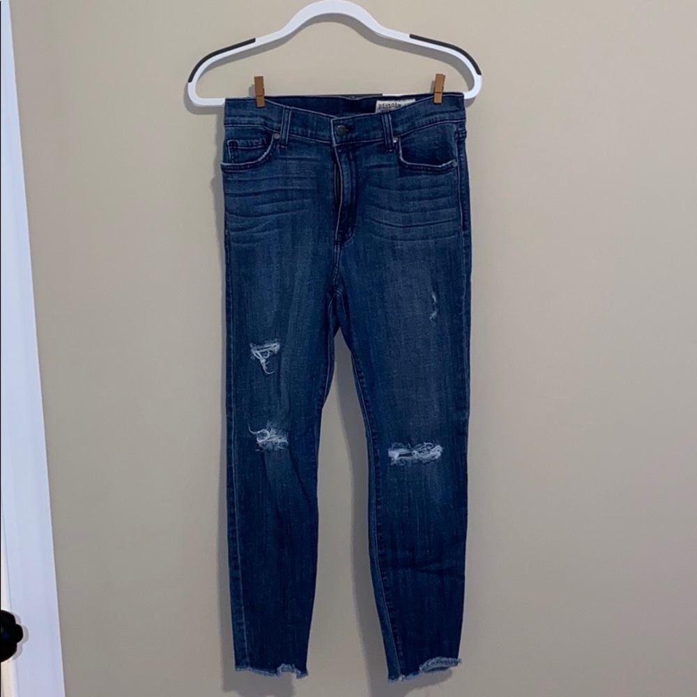 Blue jeans, stretchy material